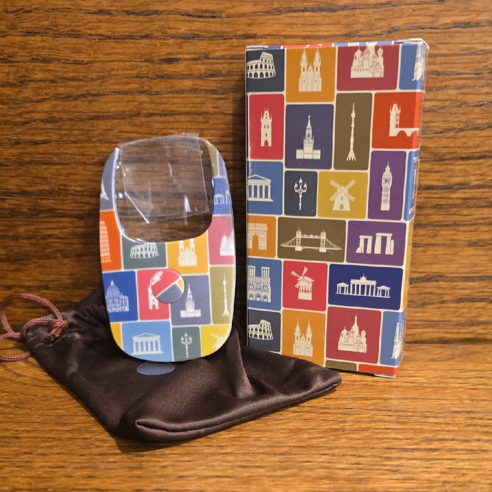 Magnifier Travel-Themed 3X Magnifier with Light & Bag